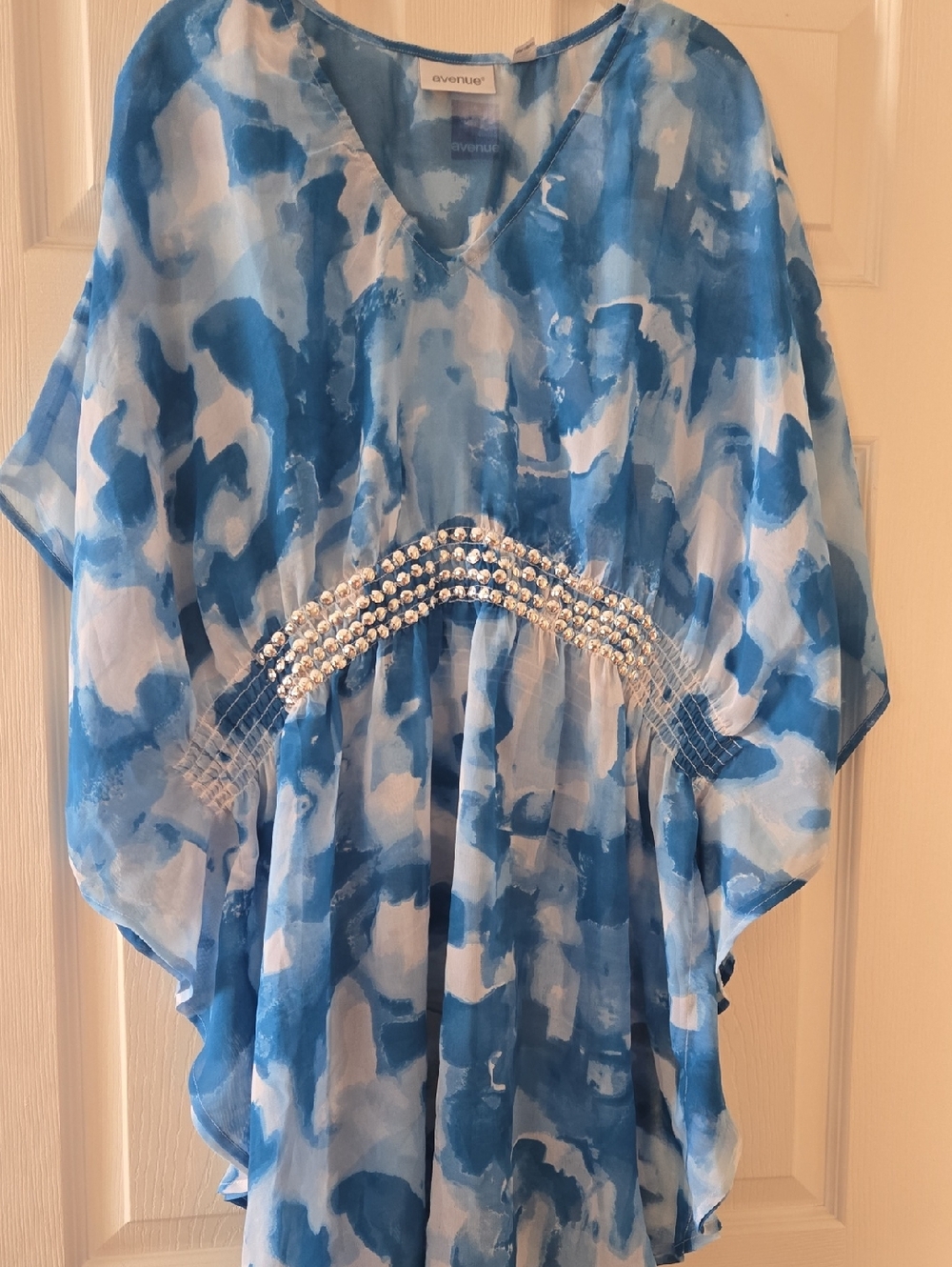 NWT Avenue Blue and White Crystal-Embellished V-Neck Tunic/Caftan 22/24